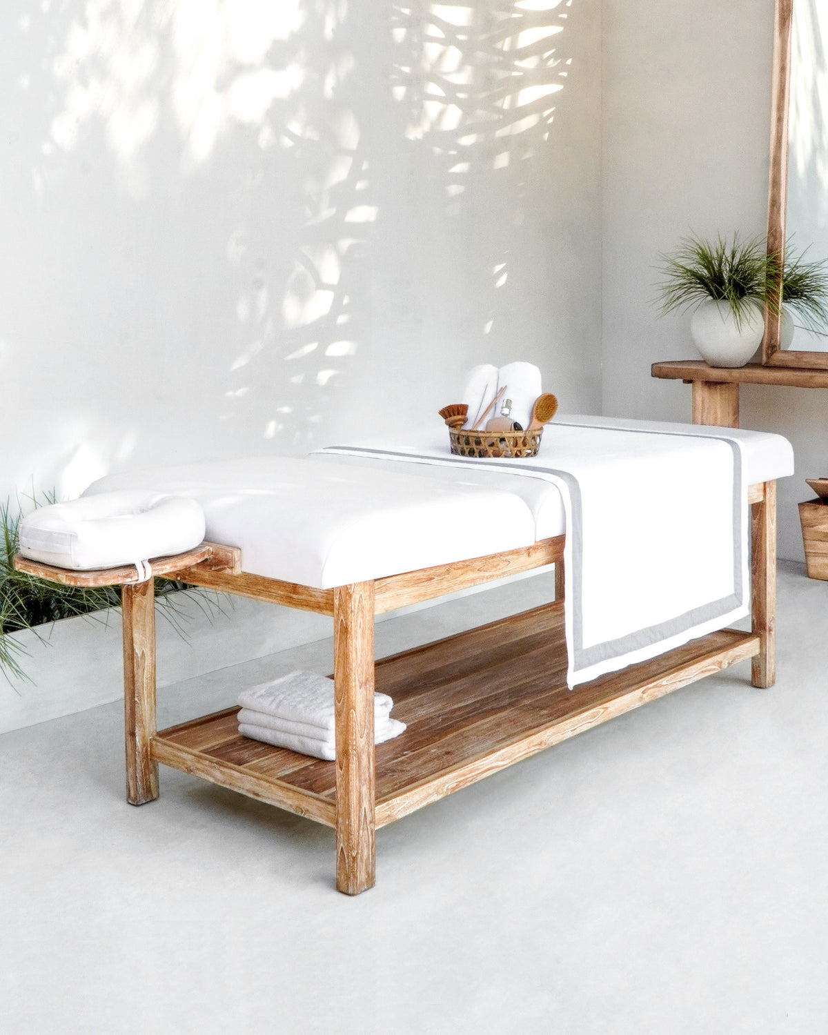 Kamari Massage Bench