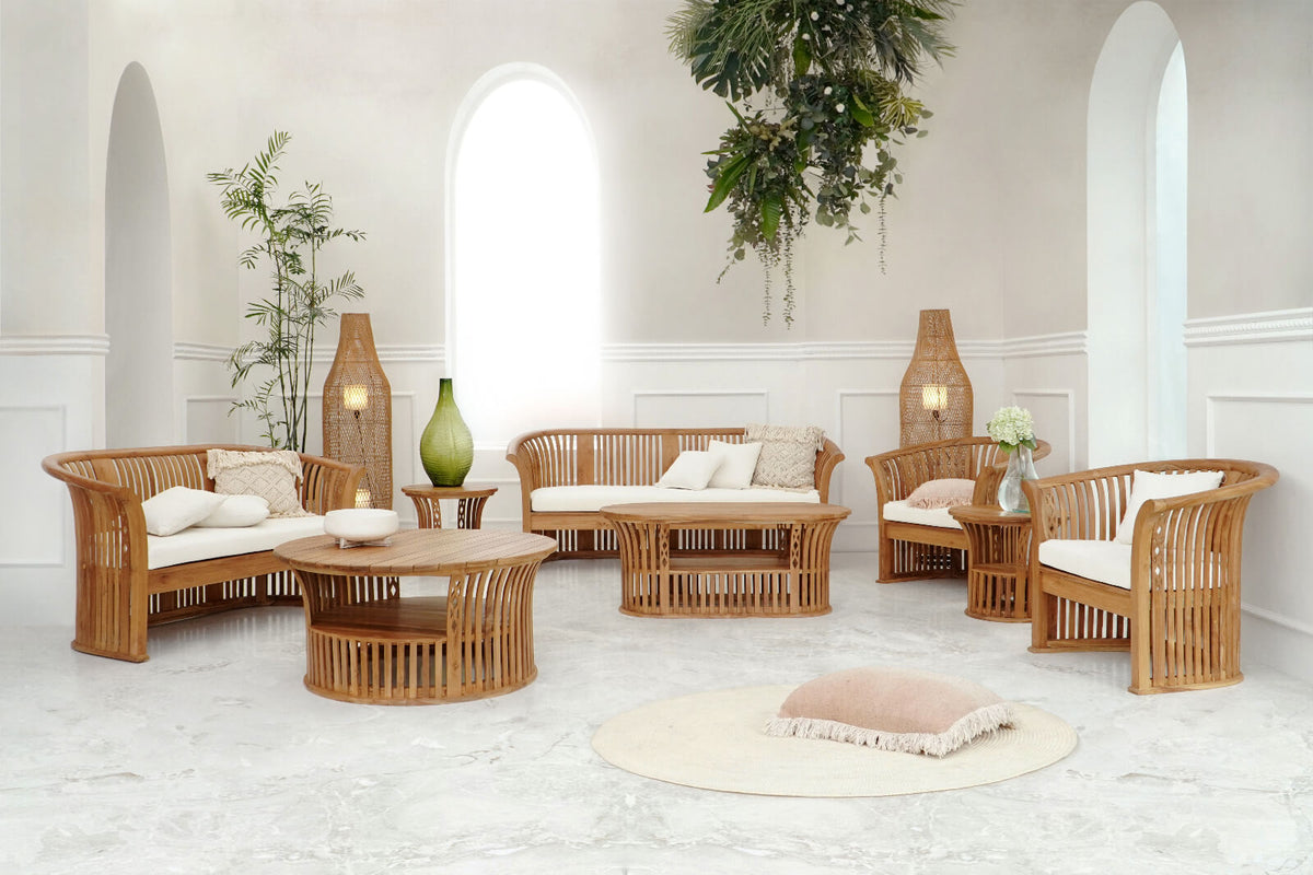 Piccadilly Sofa 3 Seaters With White Seat Cushion And Three White Pillows