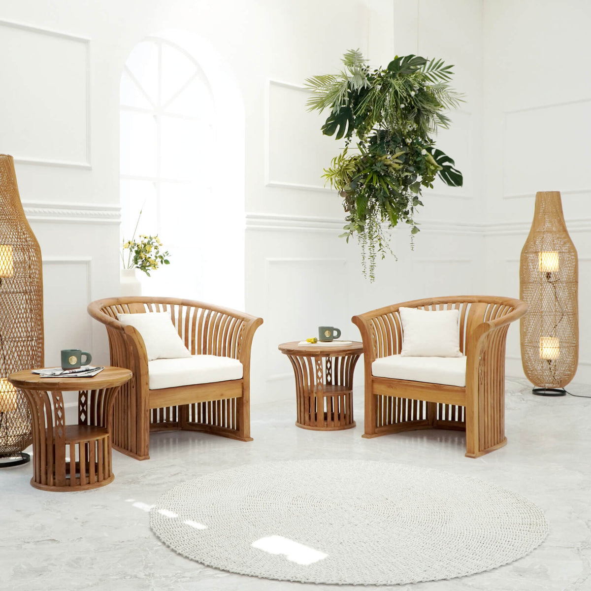 Piccadilly Sofa 2 Seaters With White Seat Cushion And Two White Pillows