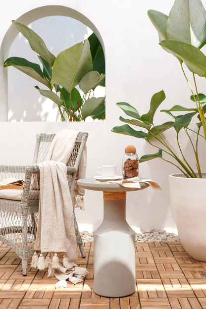 Bali Furniture – Tito Round Table – The Tito Round Table offers a calm, coll
