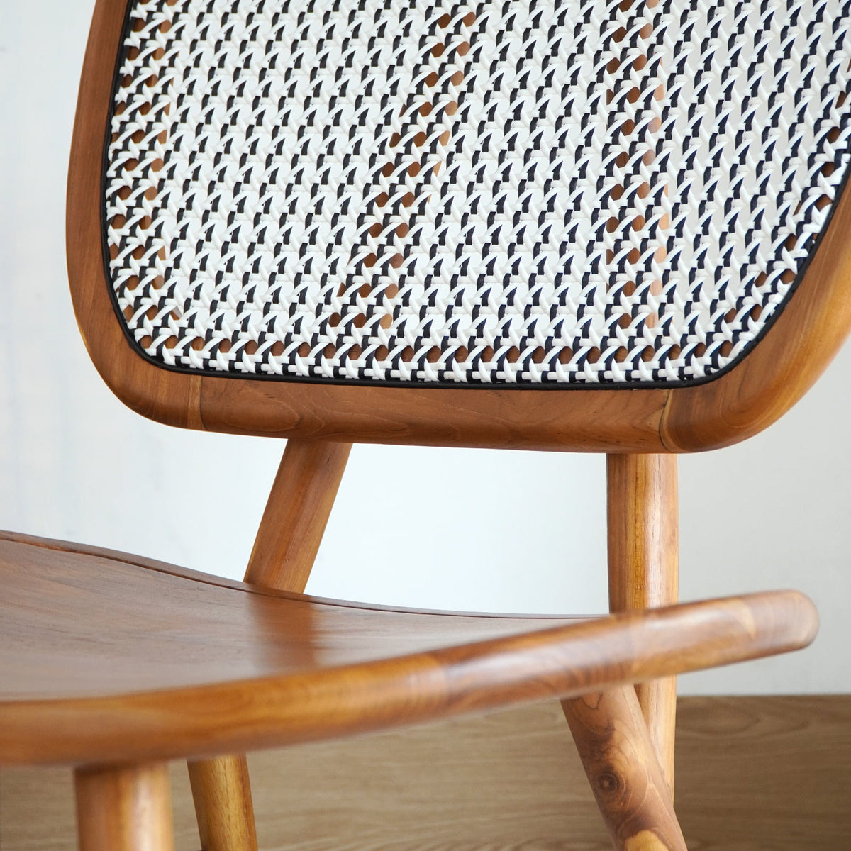 Rhenald lazy chair by BaliSouk – boho furniture made in Bali