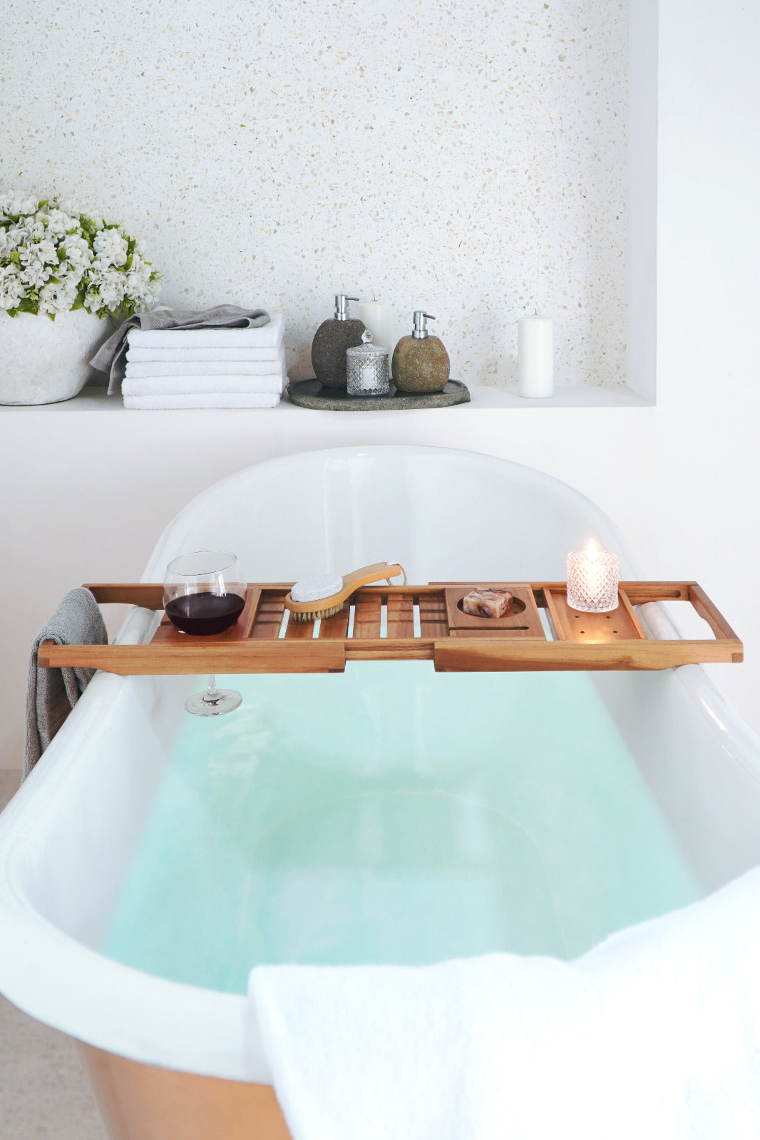 Teak bathtub Bayou – boho furniture, handwoven and handmade in Bali