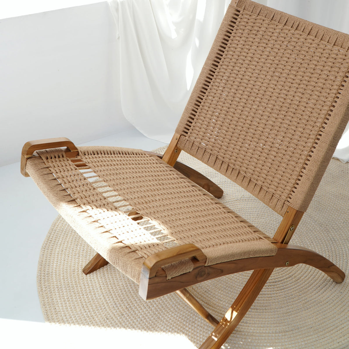 Handmade teak folding chair – the Neo Roxy, boho furniture made in Bali