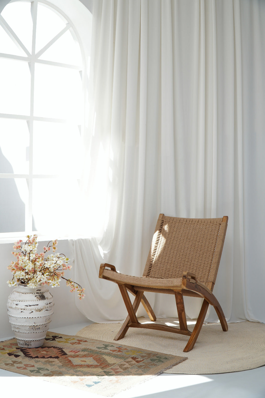 Neo Roxy folding chair in natural materials – boho furniture by BaliSouk