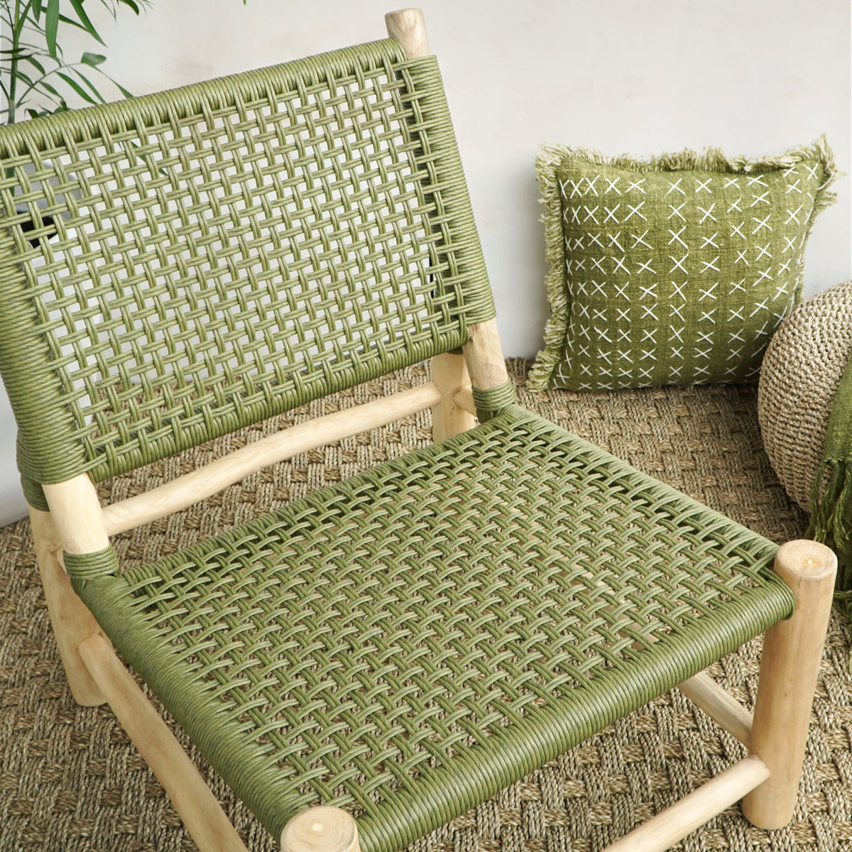 Teak lazy chair Paris – boho furniture, handwoven and handmade in Bali