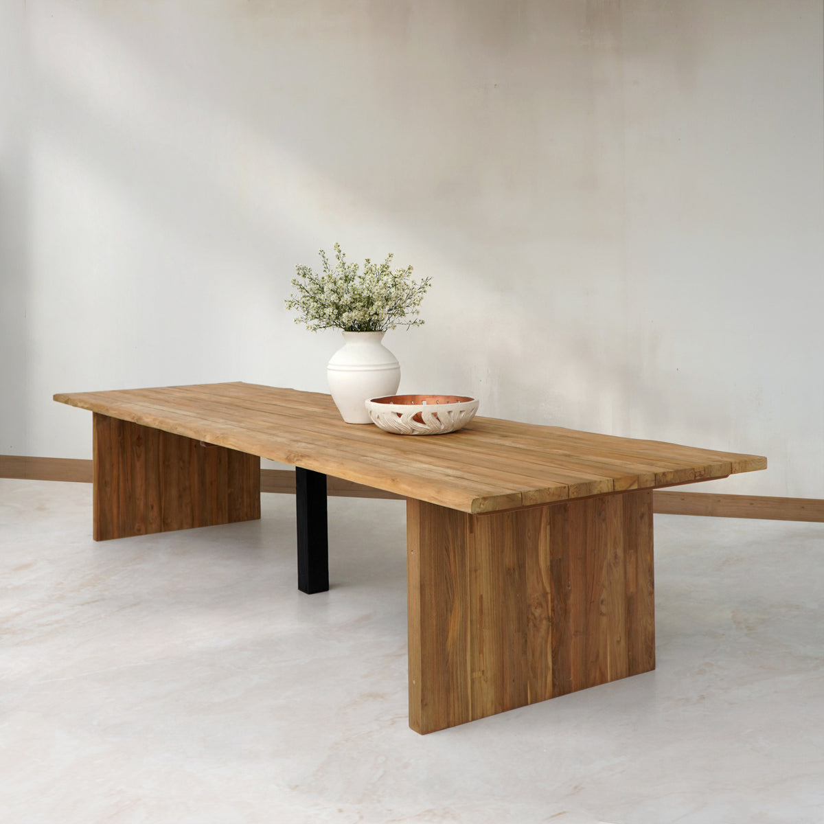 Krakatau dining table in natural materials – handmade boho furniture from Bali