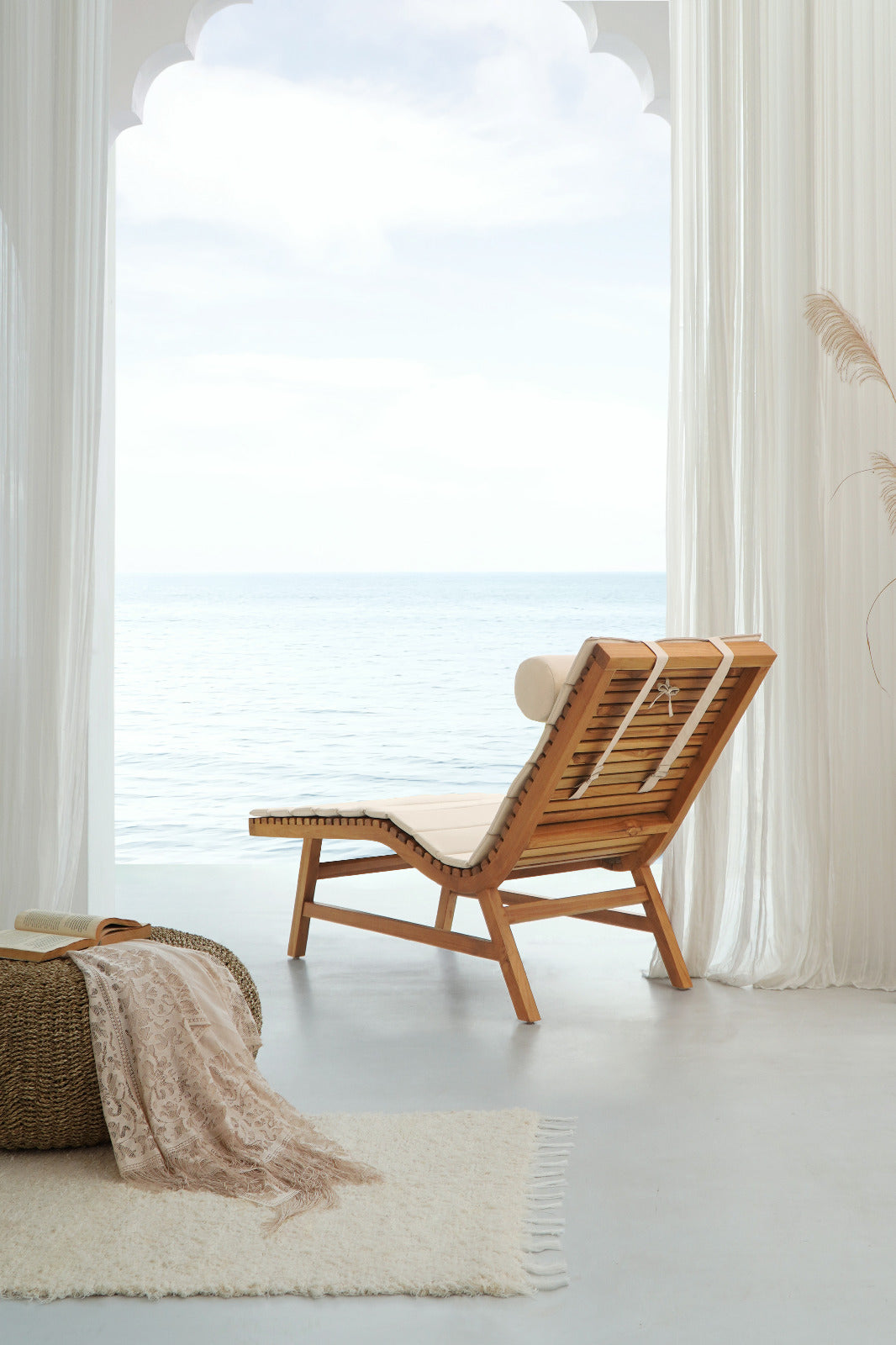 Batam chaise longue in natural materials – handmade boho furniture from Bali