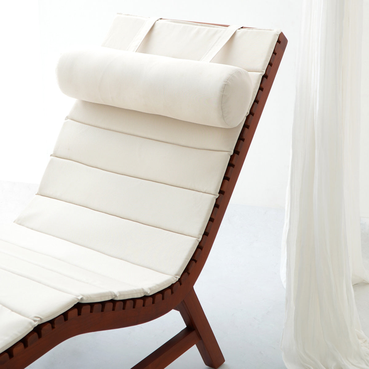 Handcrafted teak chaise longue – Batam, boho furniture from BaliSouk