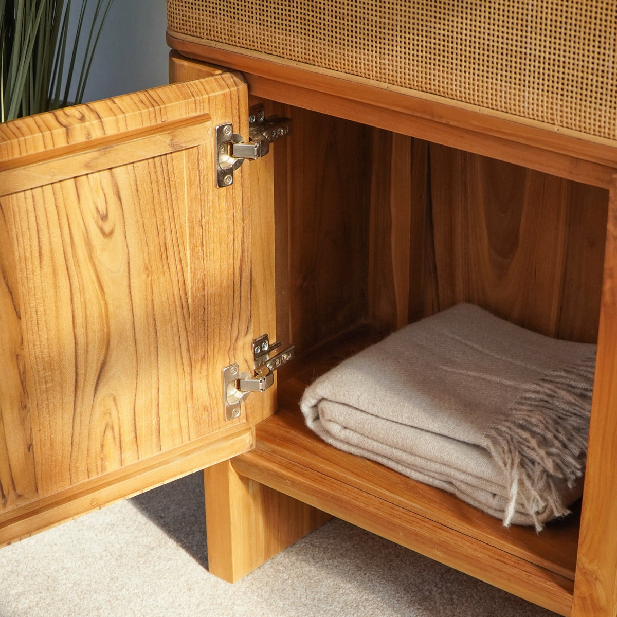 Horison Dresser Cabinet