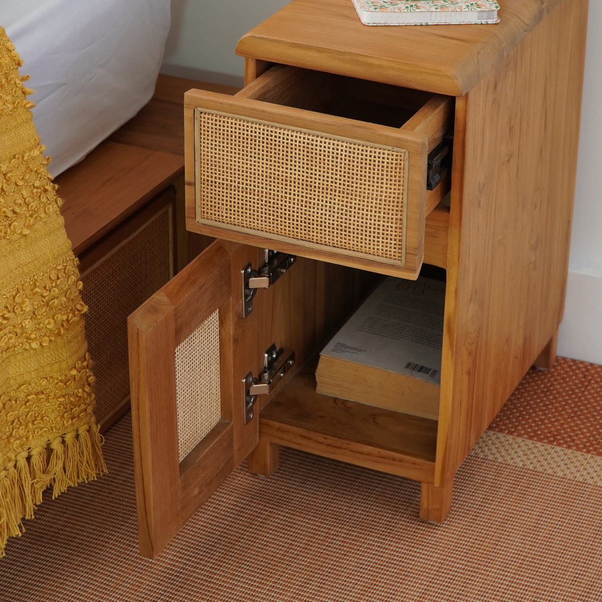 Horison Bedside Table