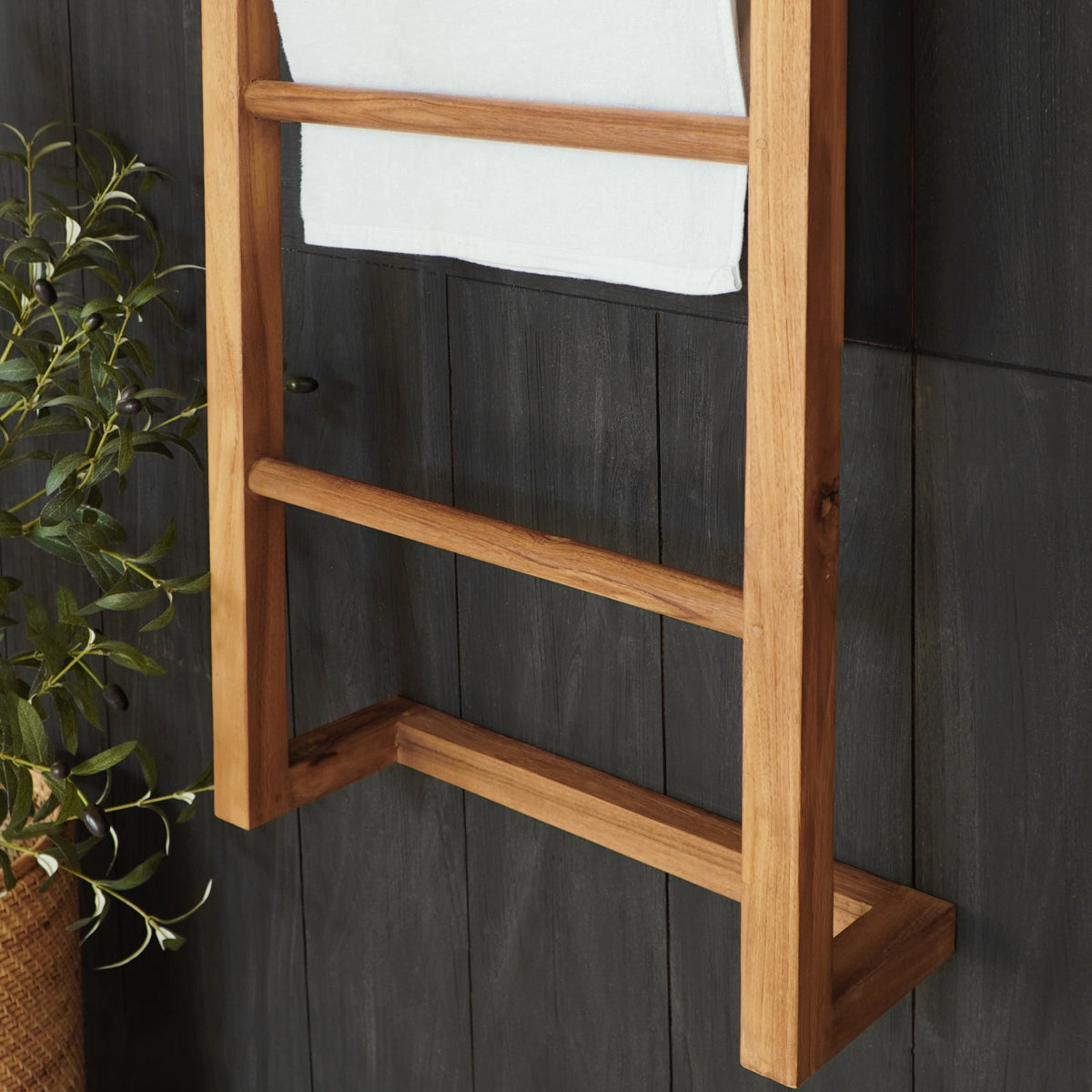 Teak towel rack Anita – boho furniture, handwoven and handmade in Bali