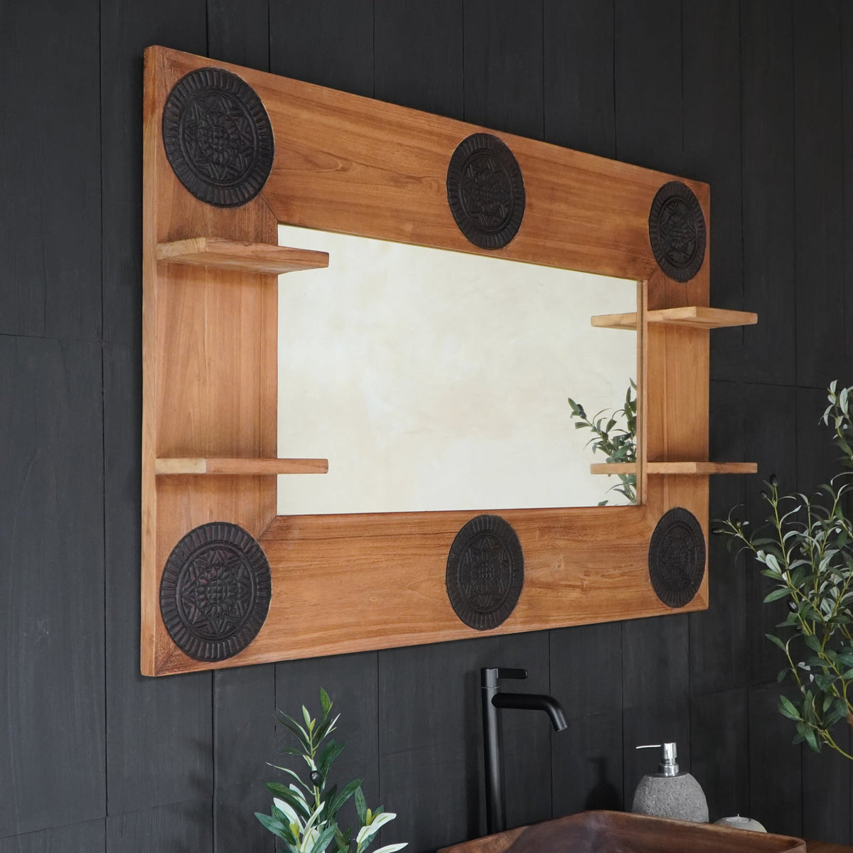 Anita Bathroom mirror in natural materials – handmade boho decor from Bali