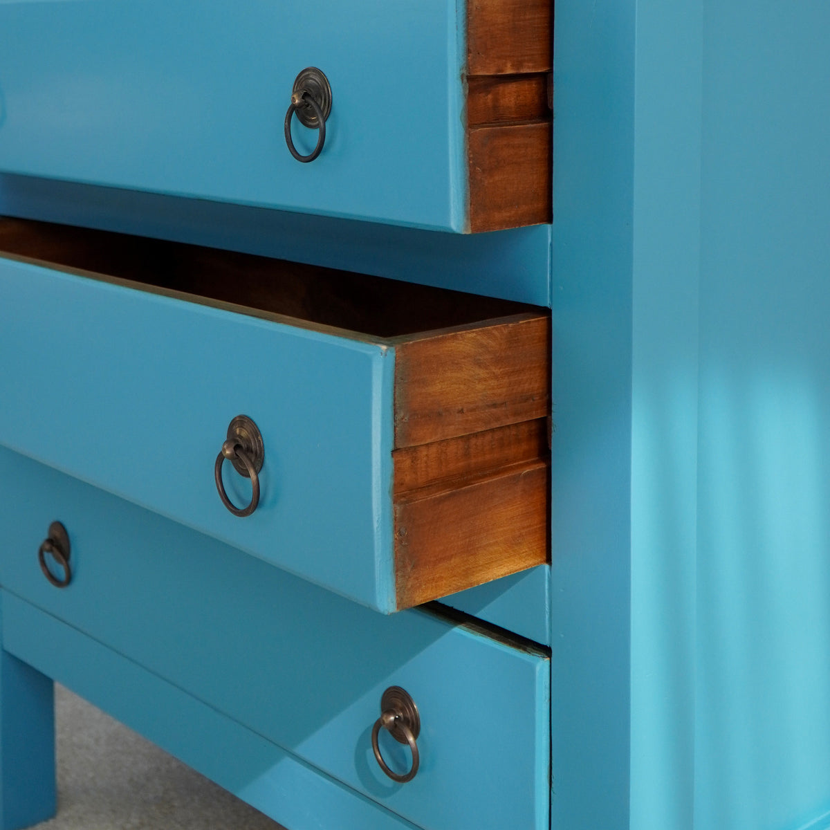 Sander Buffet With Three Drawers