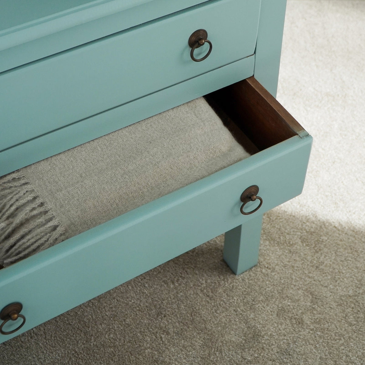 Sander Buffet With Three Drawers