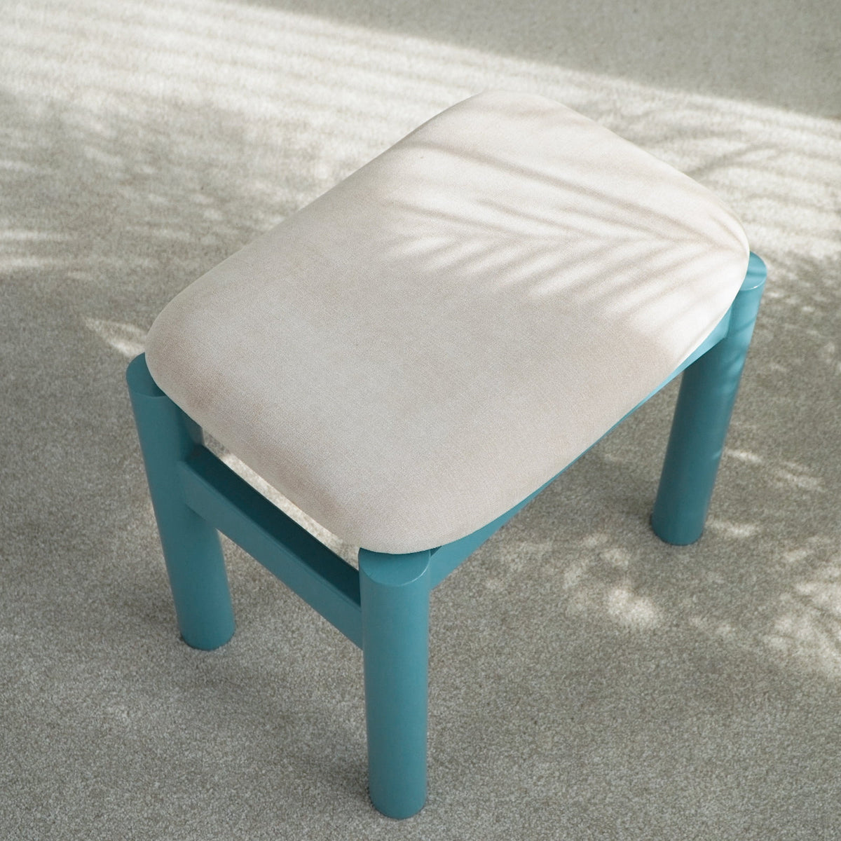 Sander Stool With Off-White Seat