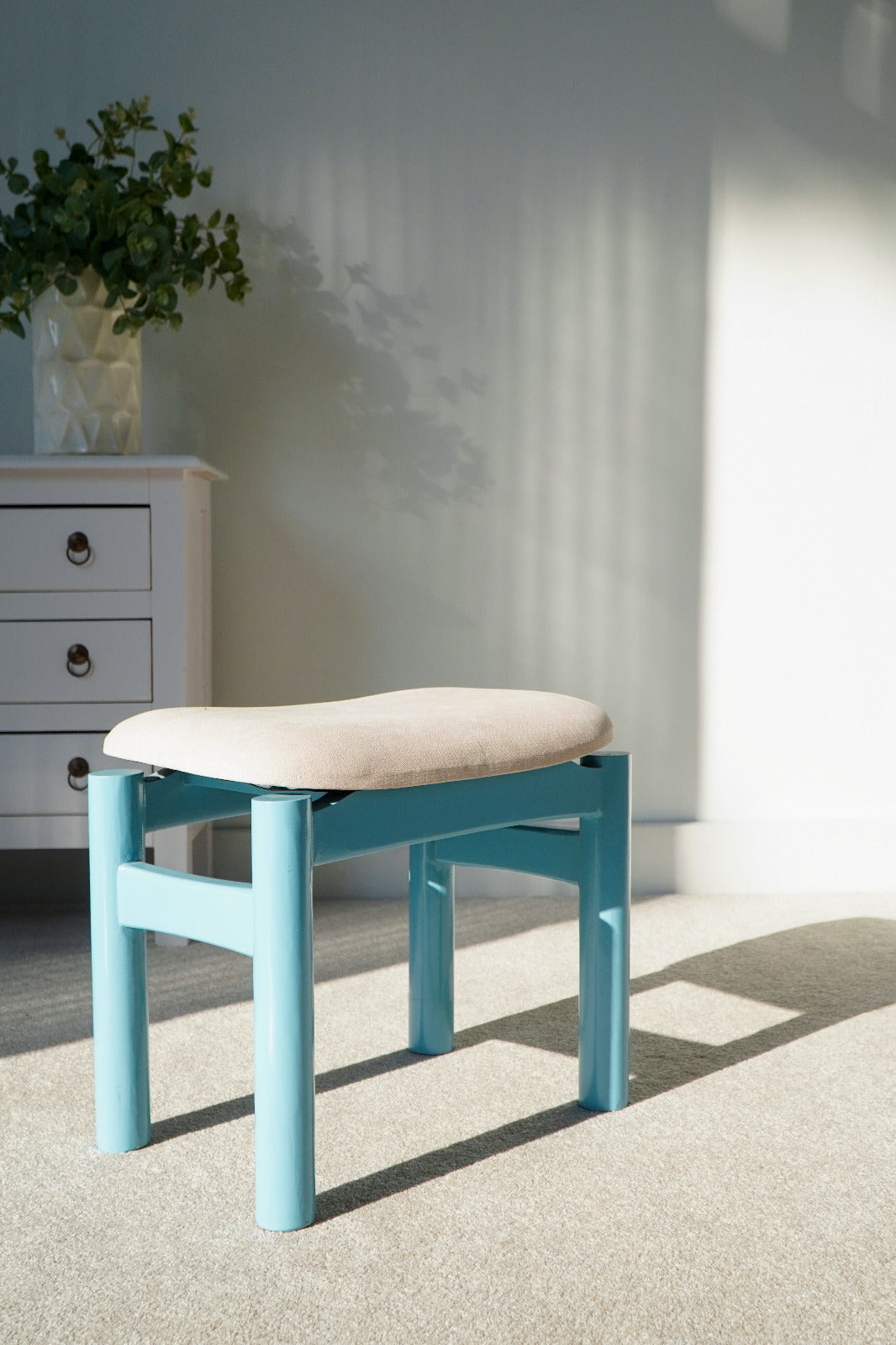 Sander Stool With Off-White Seat