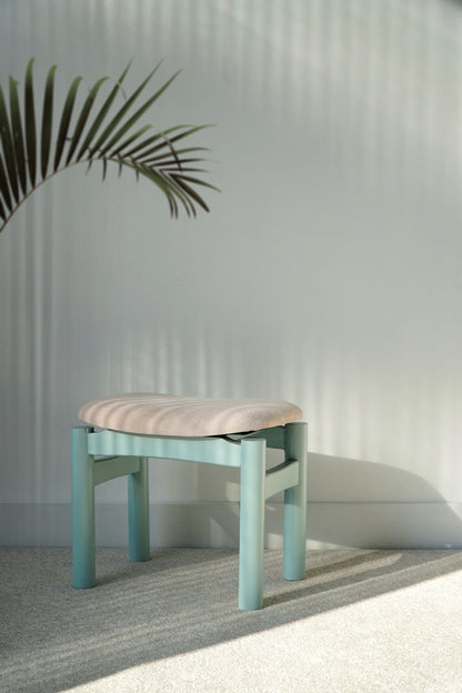 Sander Stool With Off-White Seat