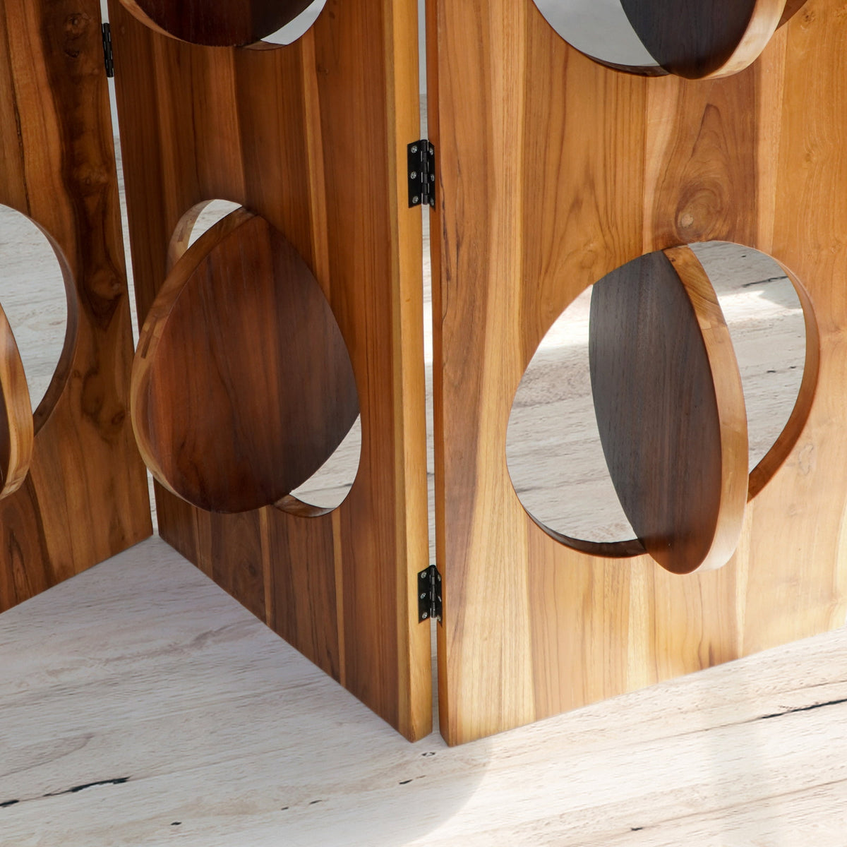 teak room divider Clark – boho decor handcrafted in Bali by BaliSouk (view 2)