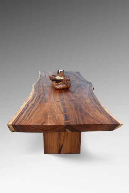 Handmade suar wood dining table – the Zipper, boho furniture made in Bali