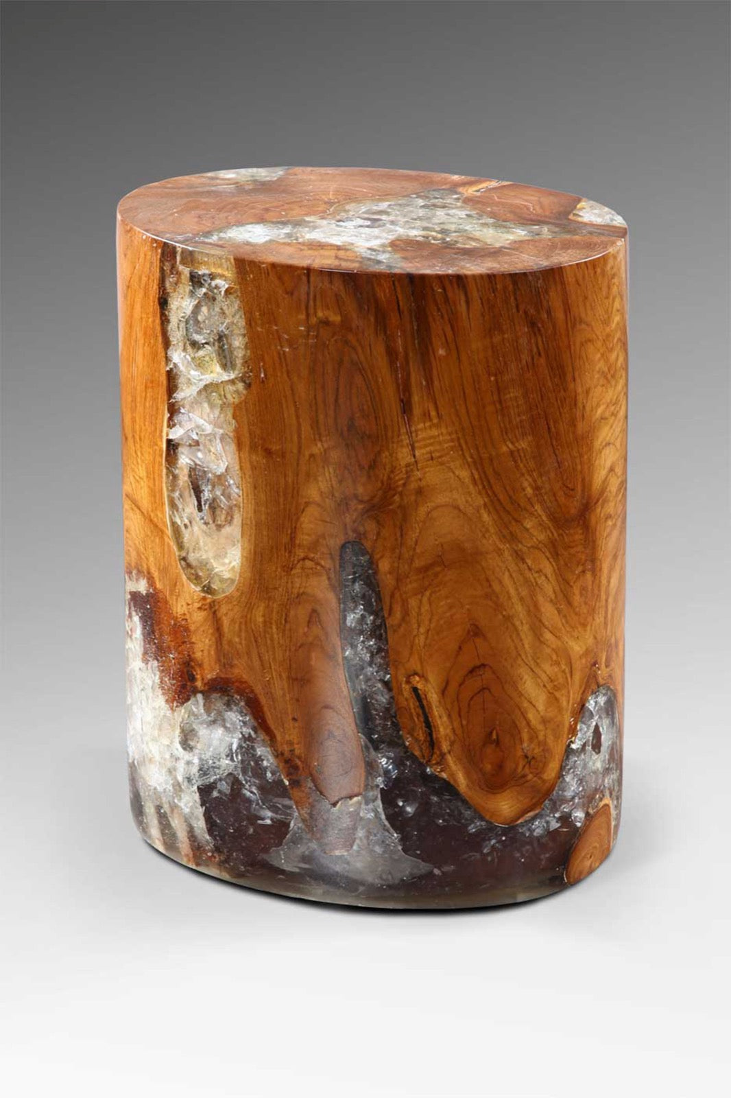 Elips Stark stool in natural materials – handmade boho furniture from Bali