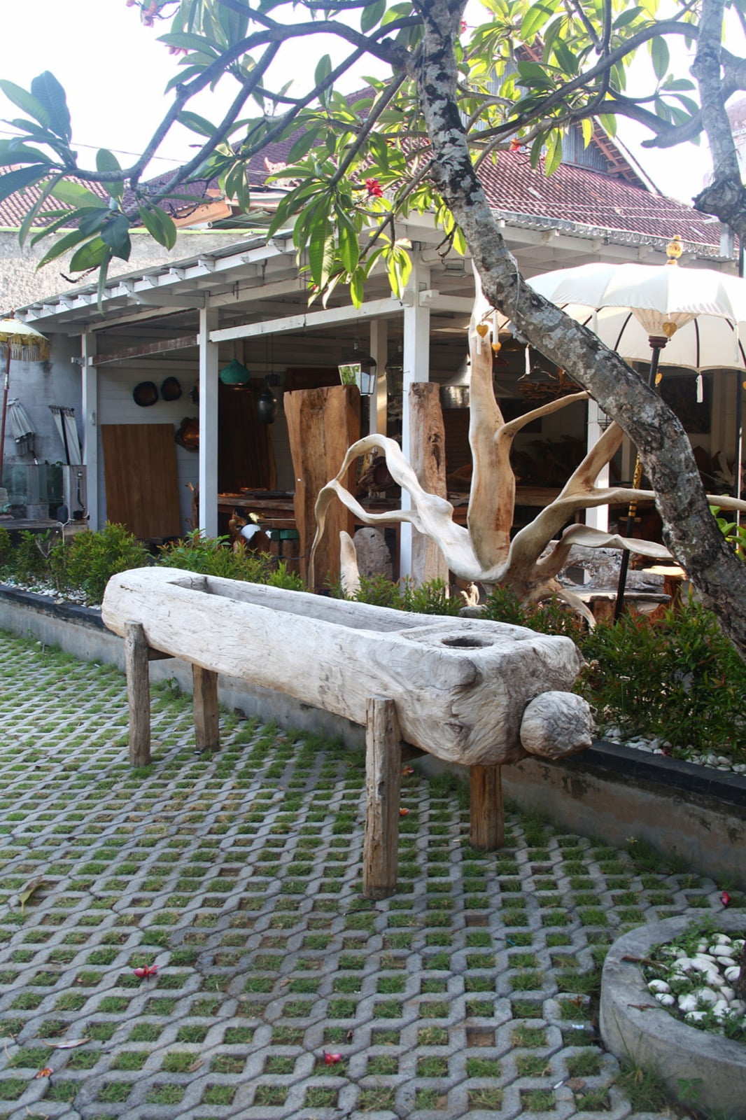 Reclaimed wood plant stand Lumpang Flower – boho decor handcrafted in Bali by BaliSouk