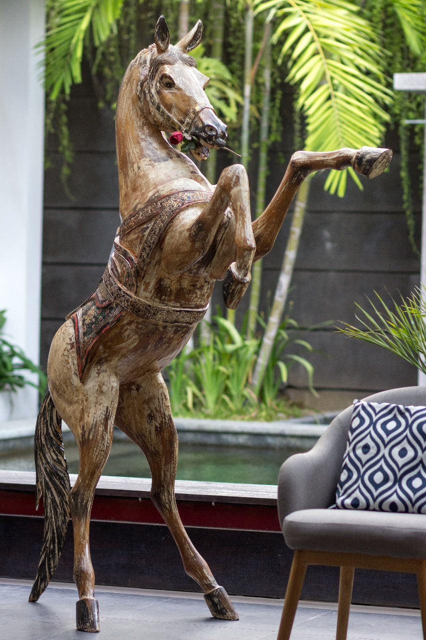 Albasia wood sculpture Standing Horse – boho decor, handwoven and handmade in Bali