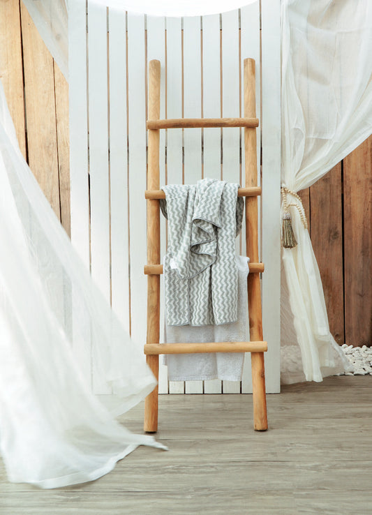 Boho solid teak towel rack Kikka, handcrafted in Bali for indoor and outdoor spaces