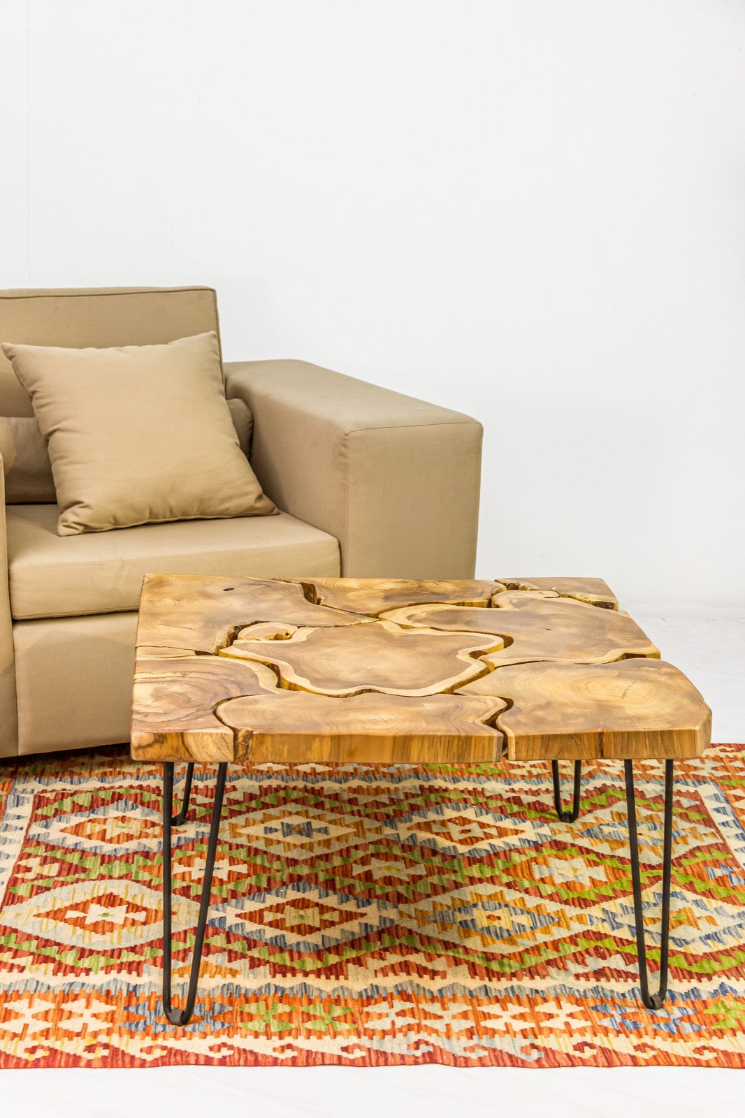 The Tree Slices coffee table – natural materials, boho furniture handmade in Bali