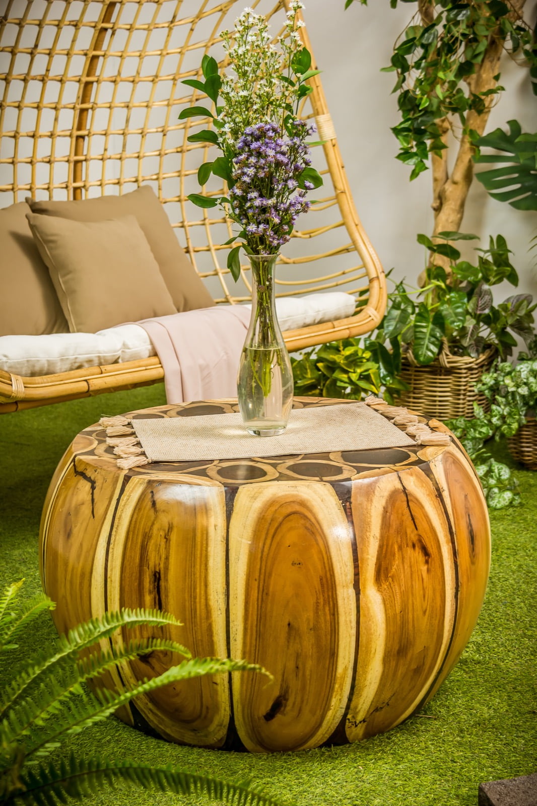Soca coffee table in natural materials – handmade boho furniture from Bali