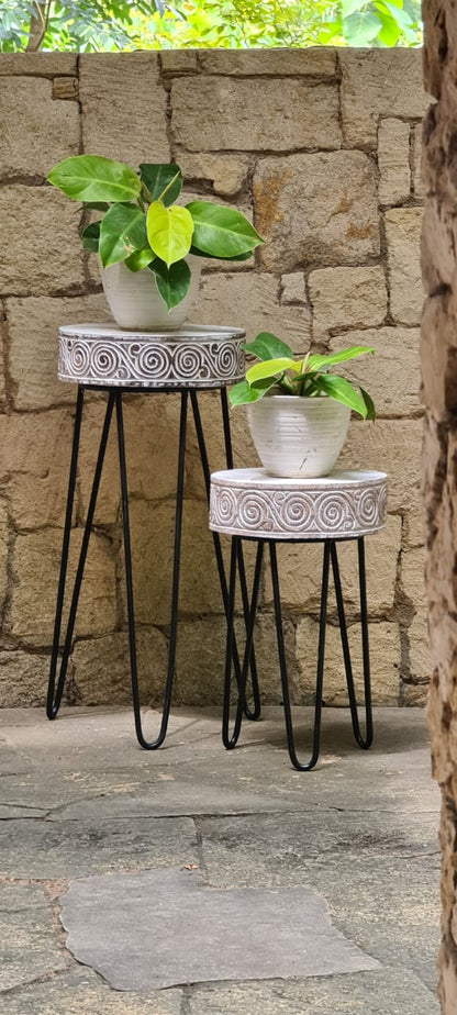 Albasia wood side table Toraja – boho furniture handcrafted in Bali by BaliSouk