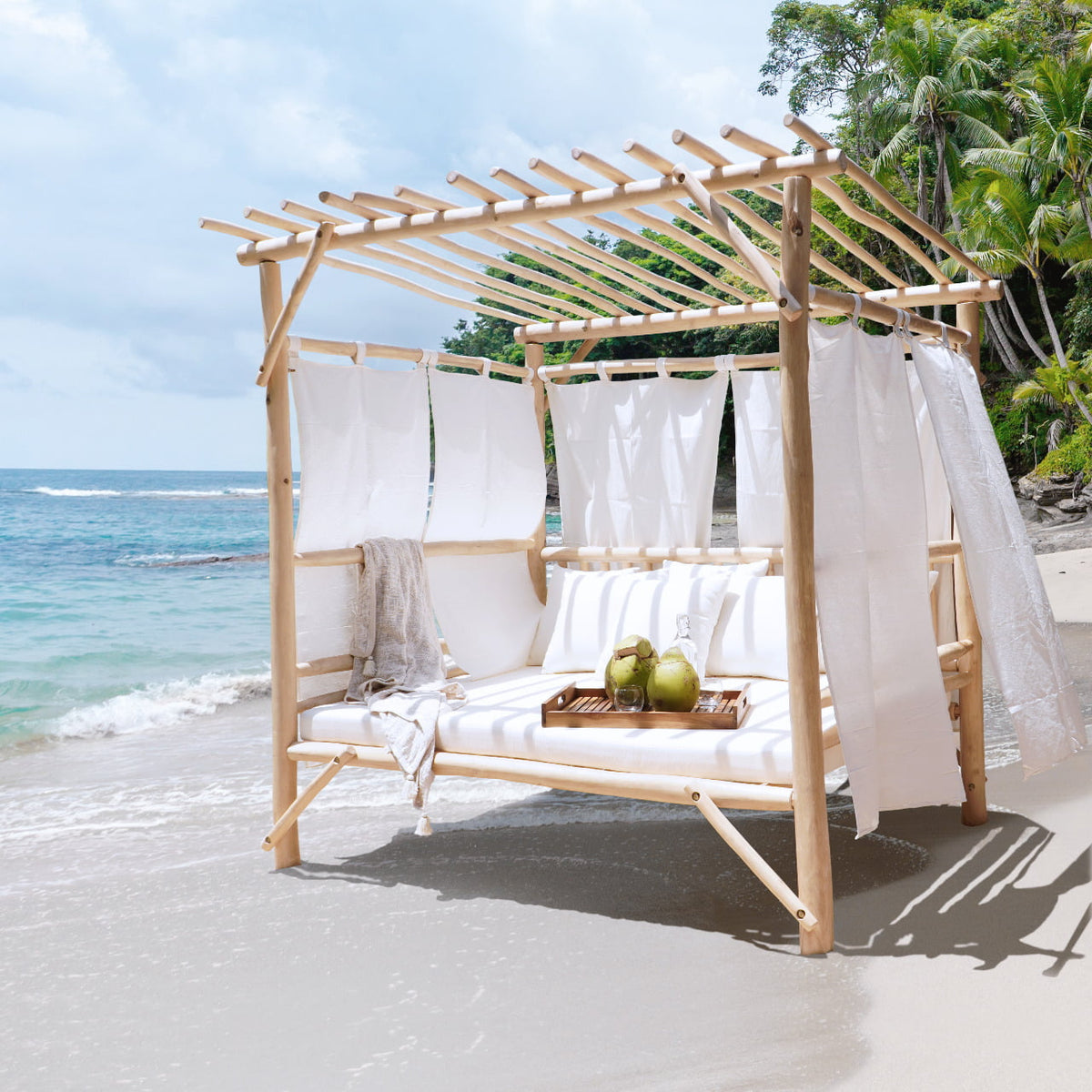 Barbados Daybed Including White Mattress, 6 Pillows And Curtains