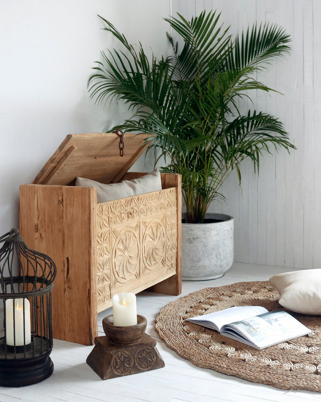 Recycled teak side table – Mumbai, natural natural materials in boho style