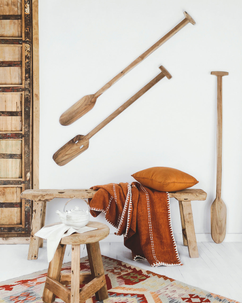 Mumbai decorative paddle in natural materials – handmade boho decor from Bali