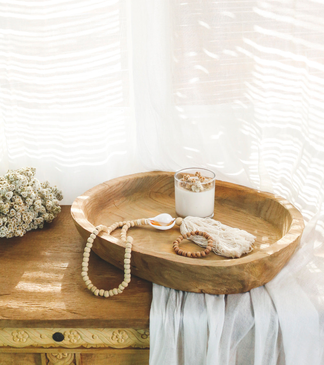 Rajas tray in natural materials – handmade boho decor from Bali