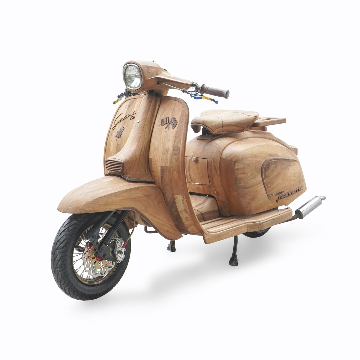 Vespa Scooter decorative piece in natural materials – handmade boho decor from Bali