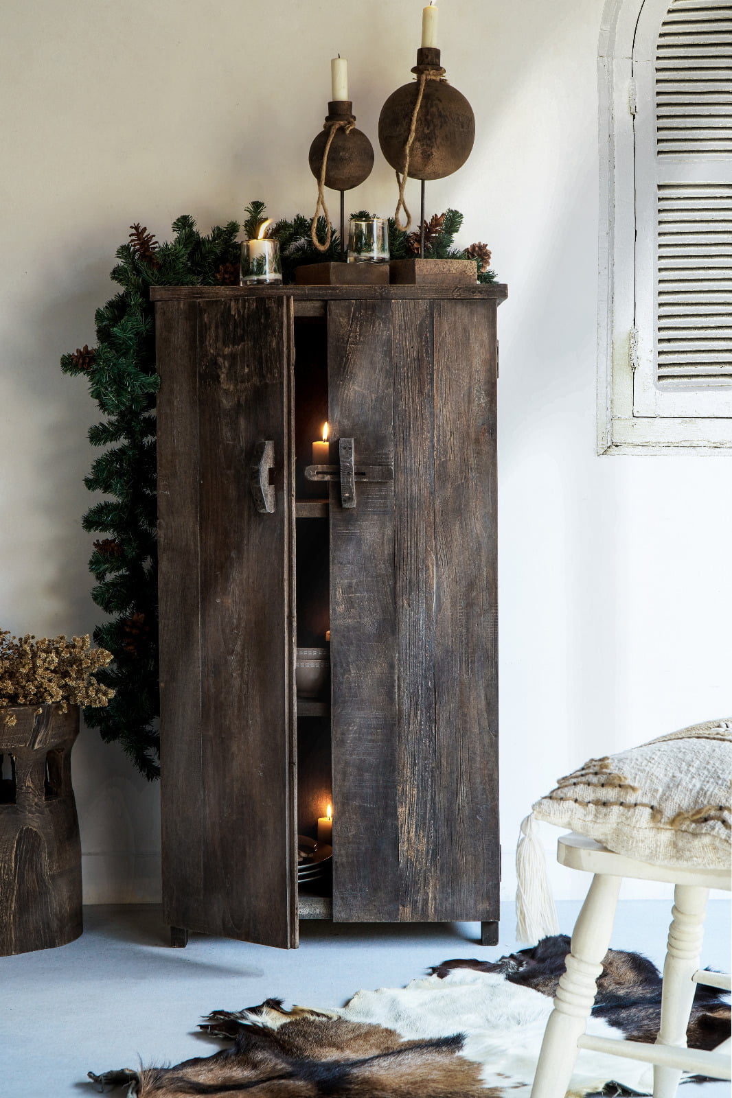 Strada Antique Cabinet 2 Doors