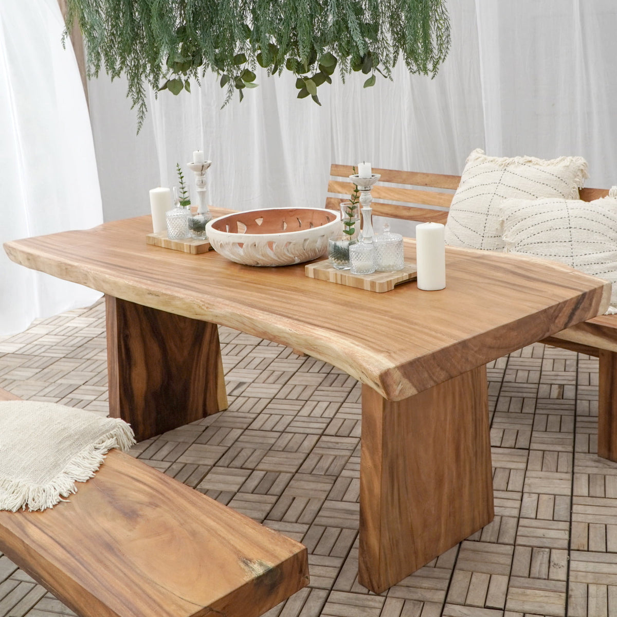 Mentawai dining table in natural materials – handmade boho furniture from Bali