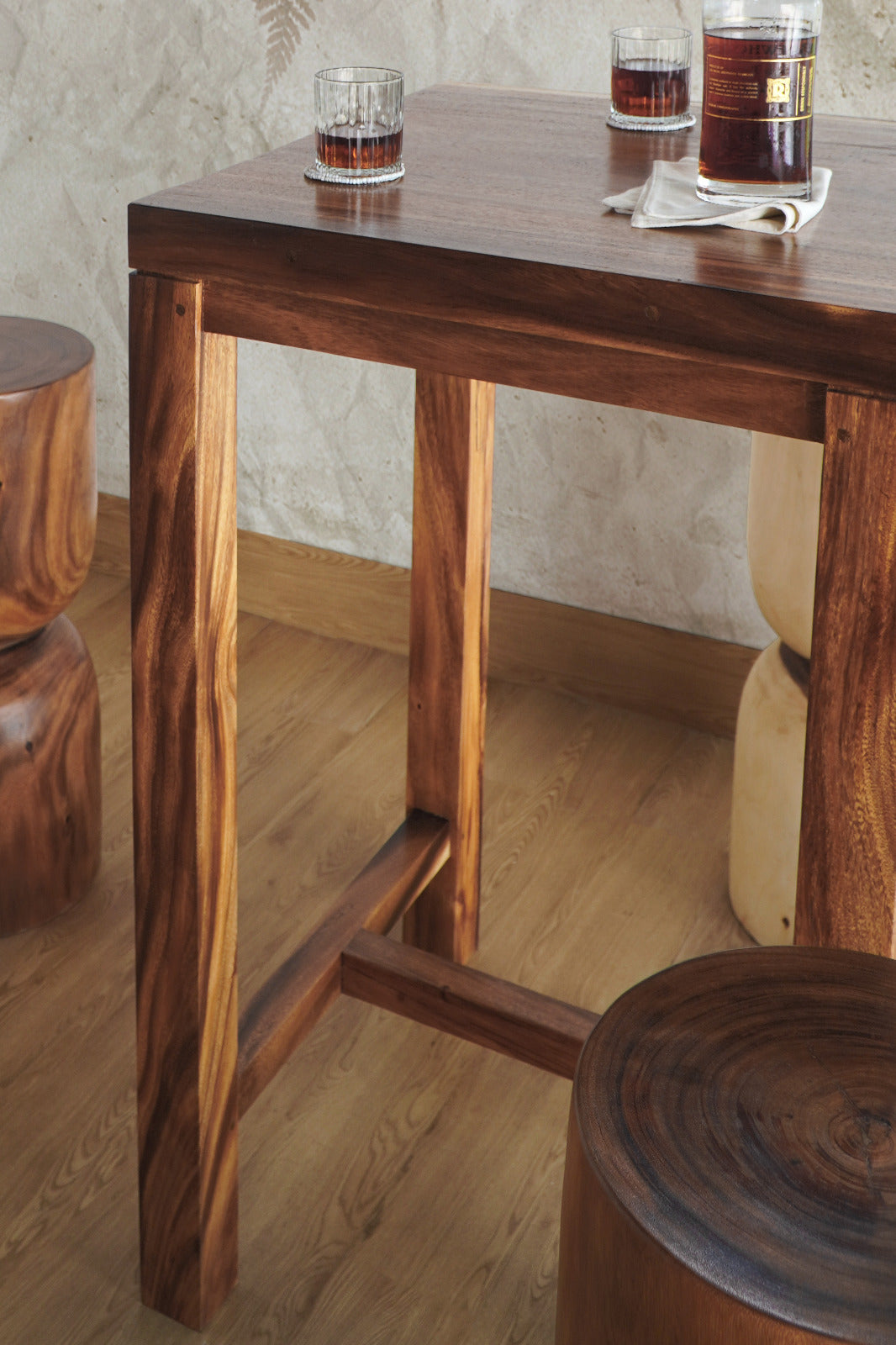 The Mentawai bar table – natural materials, boho furniture handmade in Bali