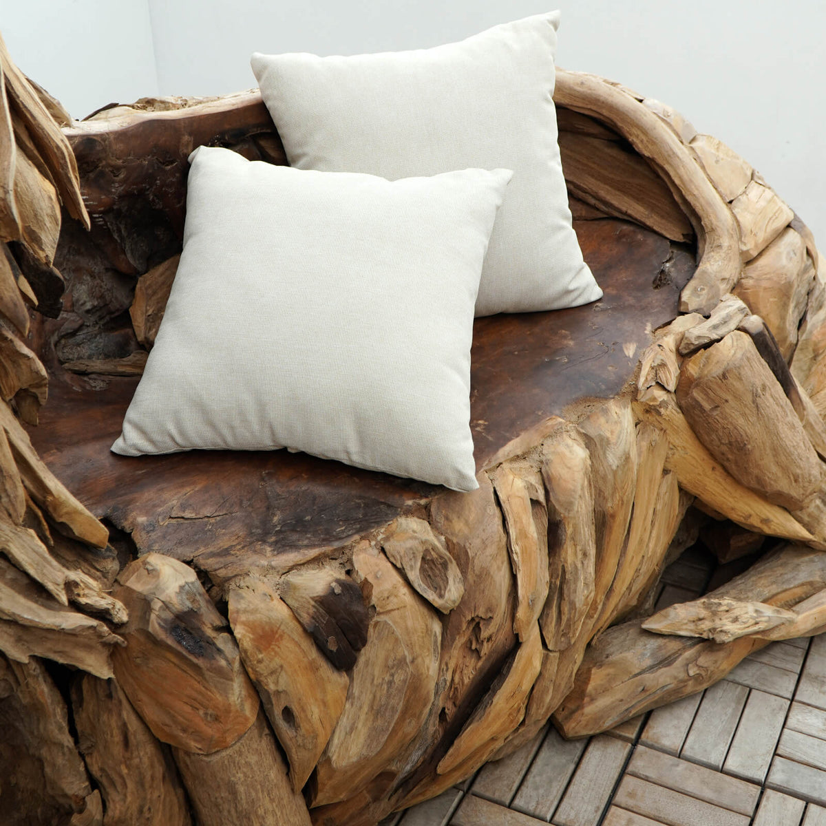 Reclaimed teak 2-seater sofa Lion Bench, made by artisans in Bali