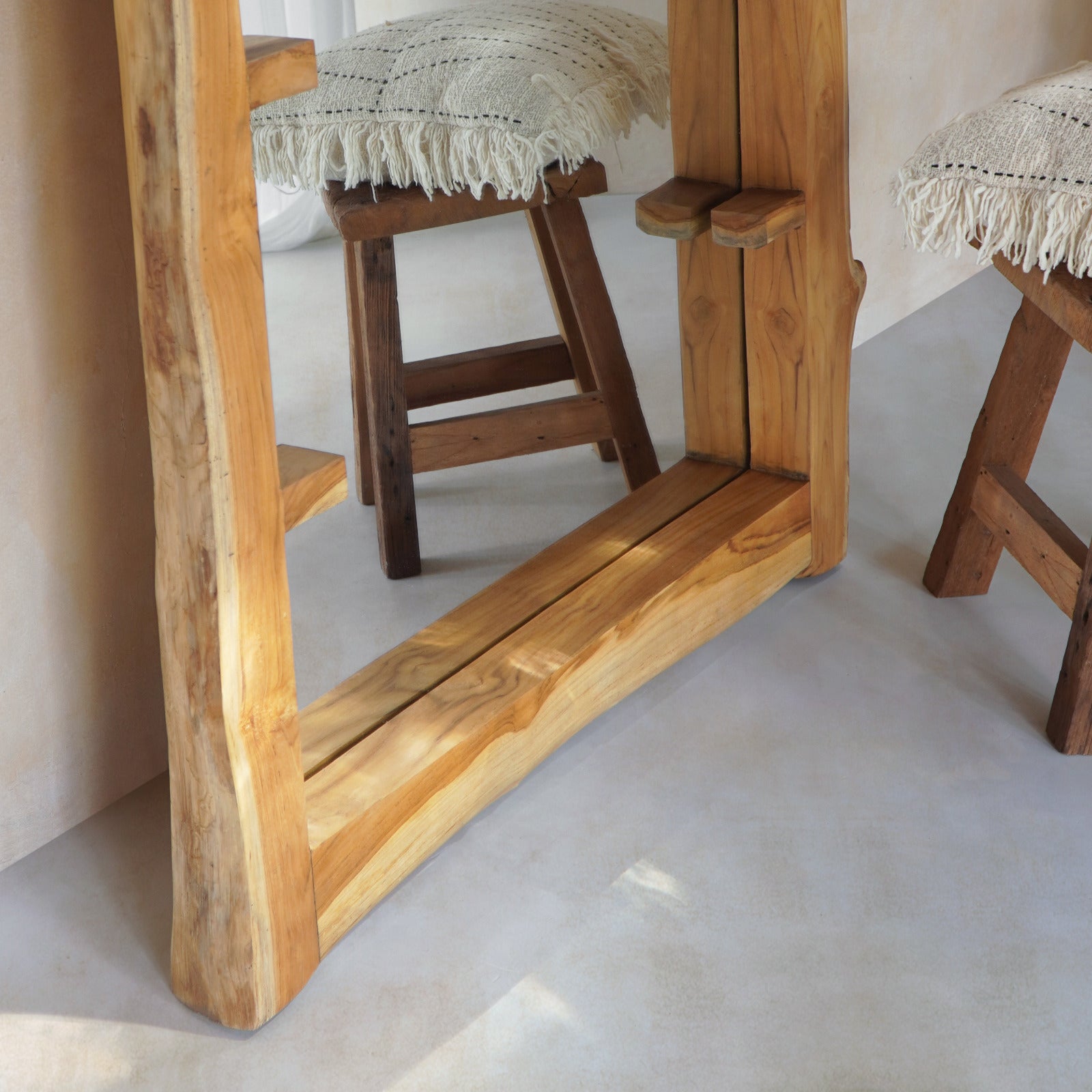 Bali Furniture – Jambi Standing Mirror