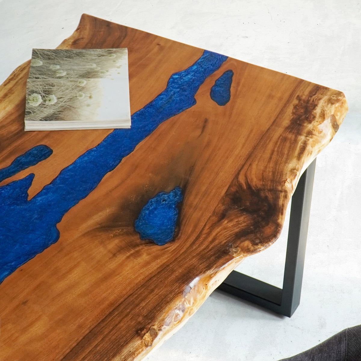 George Dining Table Resin With Iron Leg
