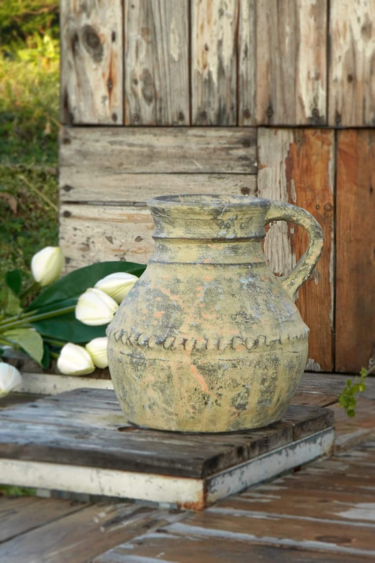 Esta Vase