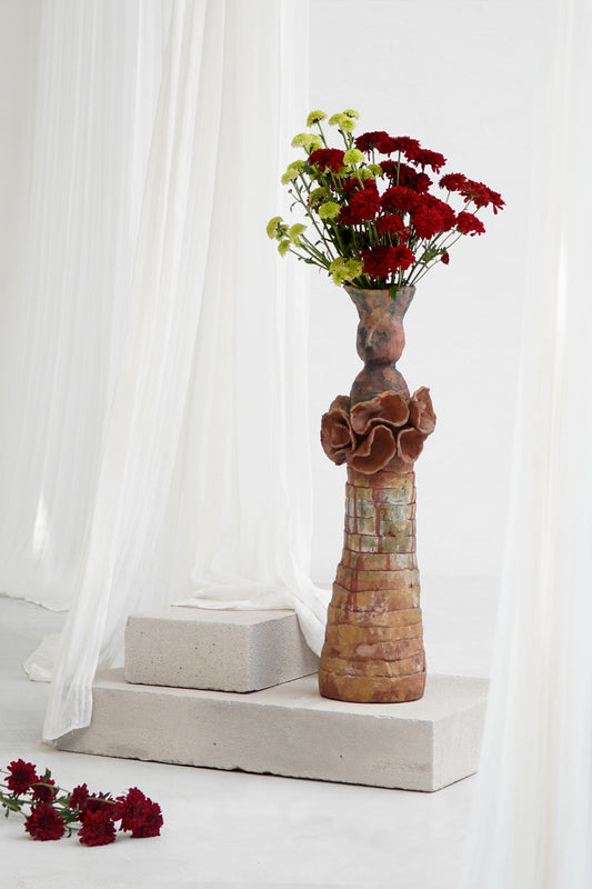 Boho terracotta sculpture Becca Lady with hat, handcrafted in Bali