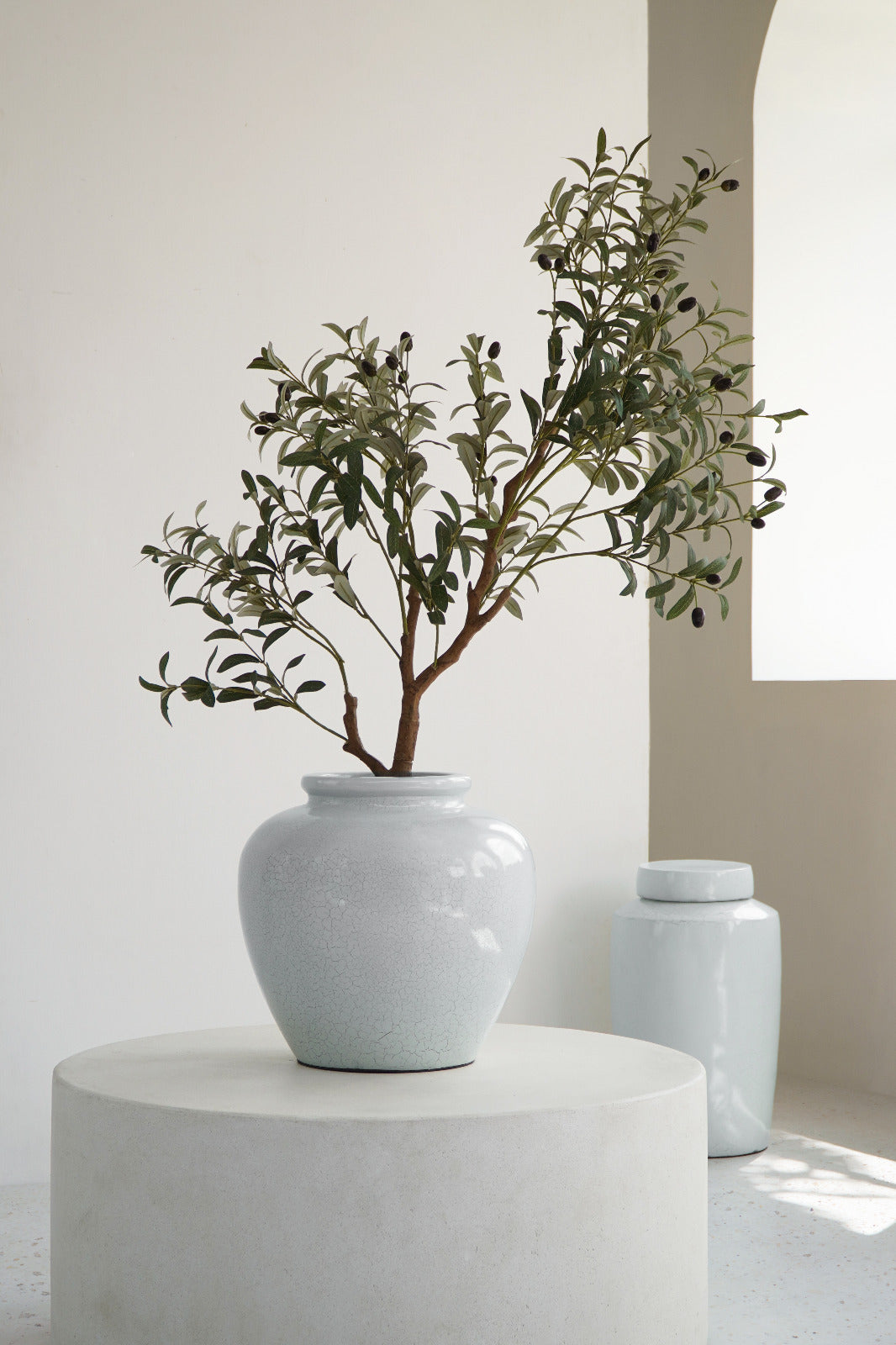 Mateo Glossy vase in natural materials – handmade boho decor from Bali