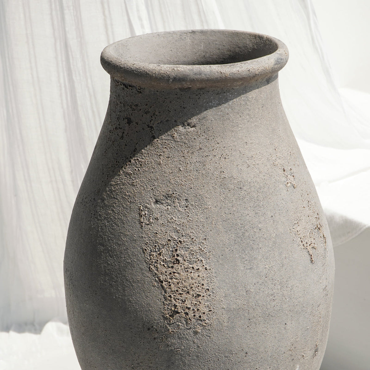 Terracotta vase Zoey – boho decor, handwoven and handmade in Bali