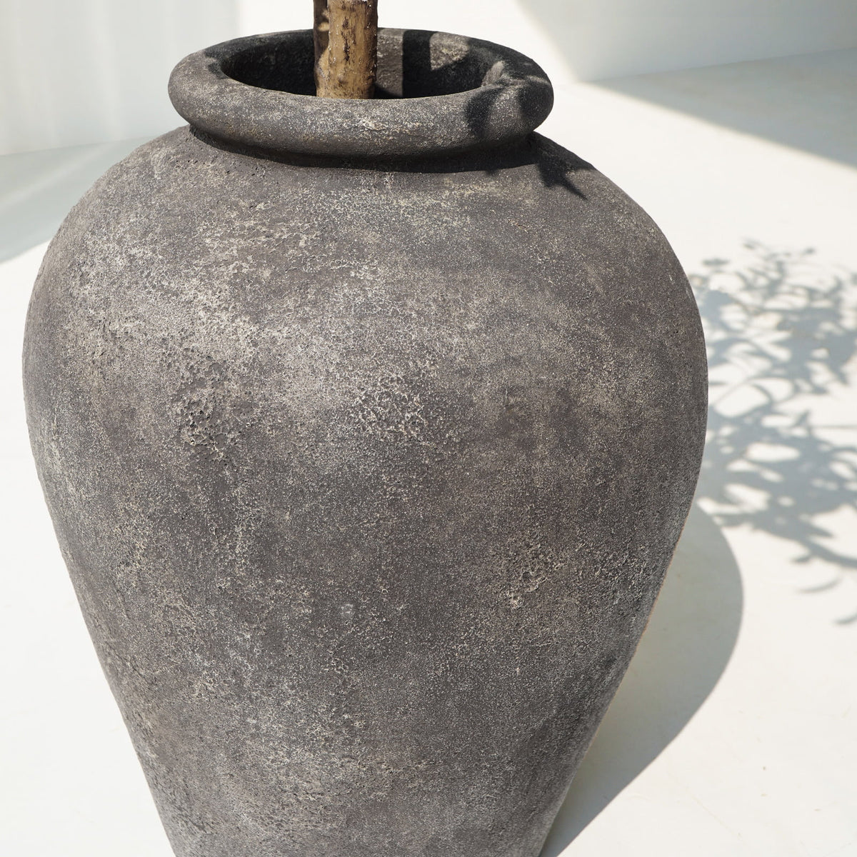 Terracotta vase Blake – boho decor, handwoven and handmade in Bali
