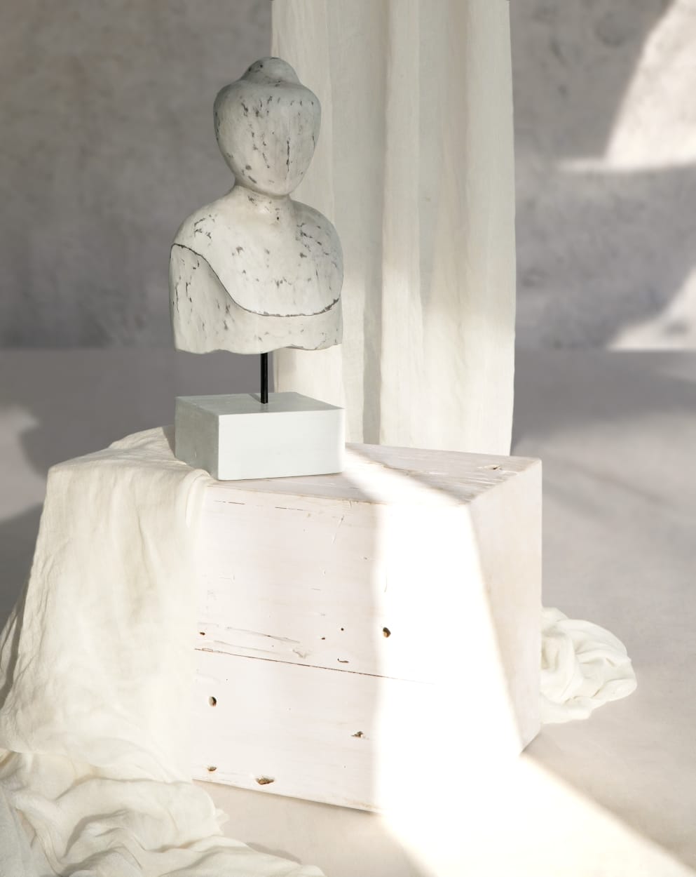 Albasia wood sculpture – Abstract Buddha Stand – boho decor handmade in Bali by BaliSouk