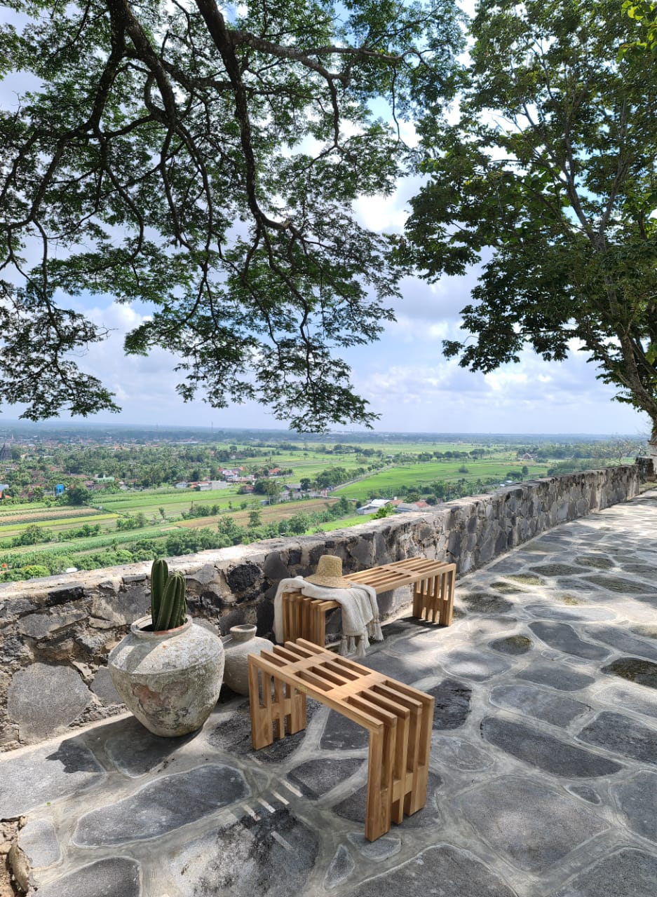 The Linea bench – natural materials, boho furniture handmade in Bali
