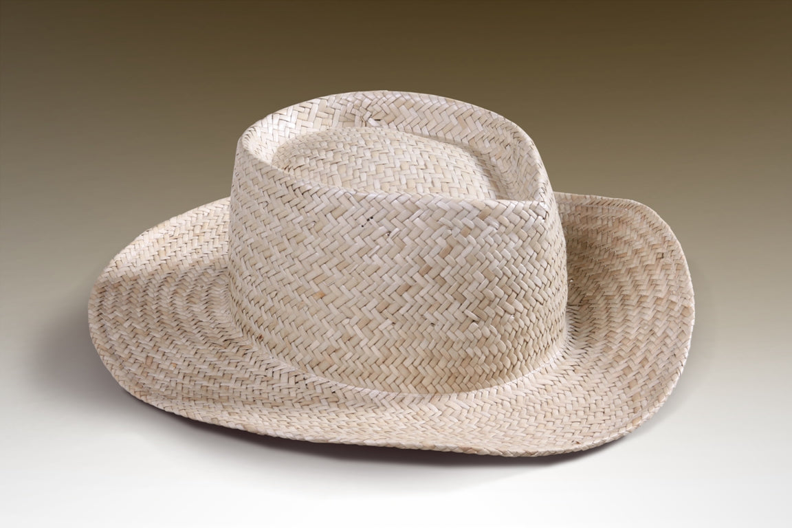 Kentucky Hat decorative piece in natural materials – handmade boho decor from Bali
