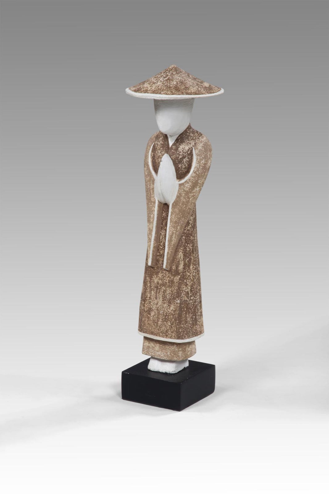 Albasia wood decorative piece Chinese Farmer – boho decor, handwoven and handmade in Bali
